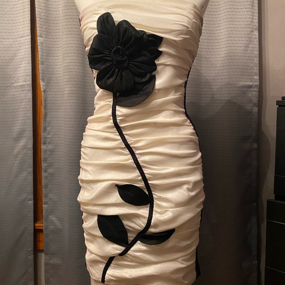 Stunning black white dress with flowers